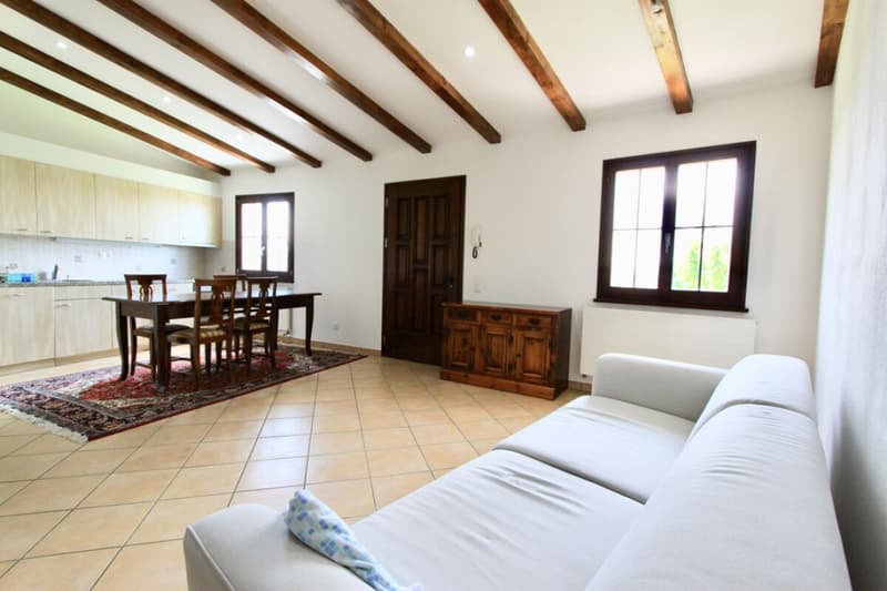 Schöne Villa mit Garten und freiem Blick auf die Weinberge (10)