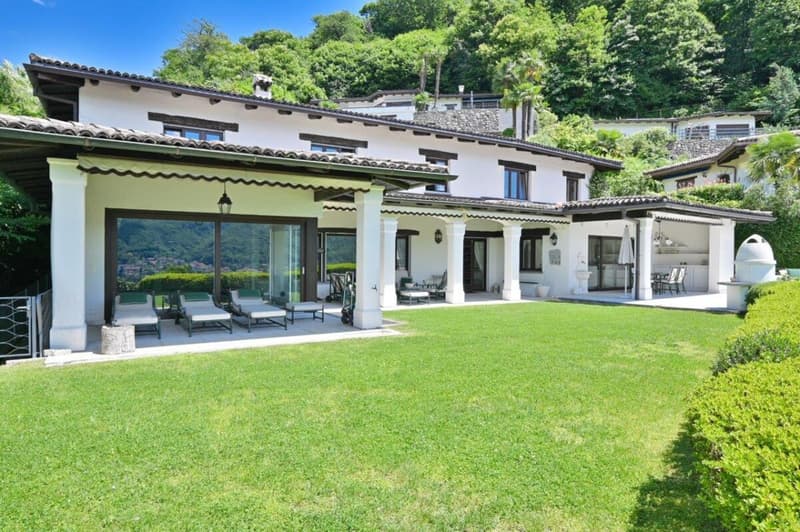 Splendida villa con fascino mediterraneo, piscina e fantastica vista lago (4)