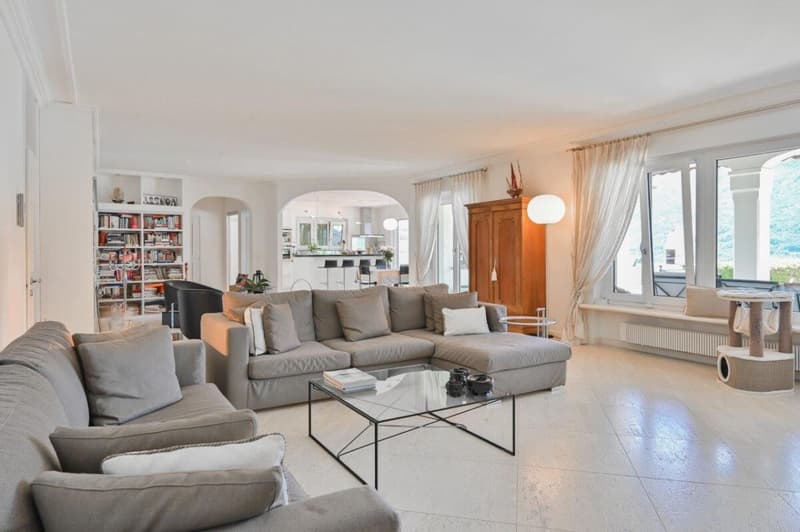 Splendida villa con fascino mediterraneo, piscina e fantastica vista lago (10)