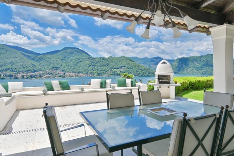 Splendida villa con fascino mediterraneo, piscina e fantastica vista lago (3)