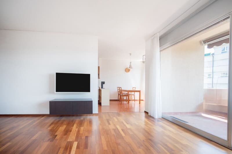 Komfortable Wohnung mit zwei Balkonen und überdachtem Parkplatz (3)