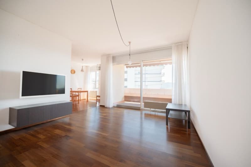 Komfortable Wohnung mit zwei Balkonen und überdachtem Parkplatz (2)
