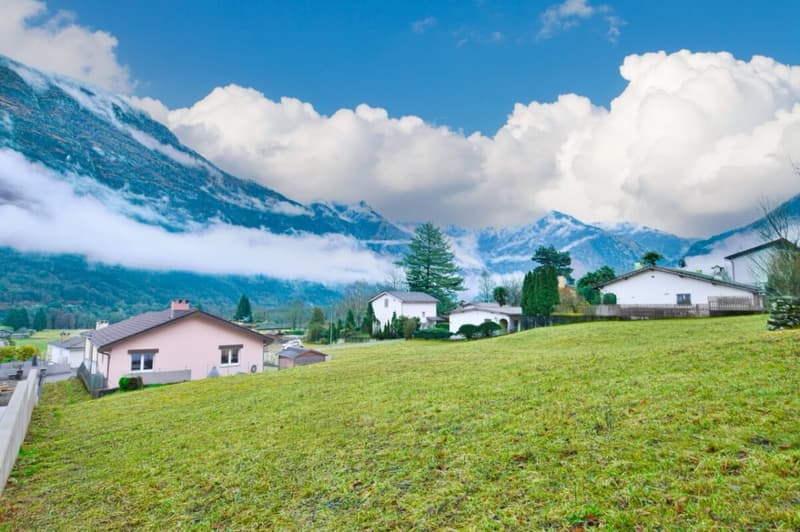Terrain à bâtir dans un bel emplacement (1)