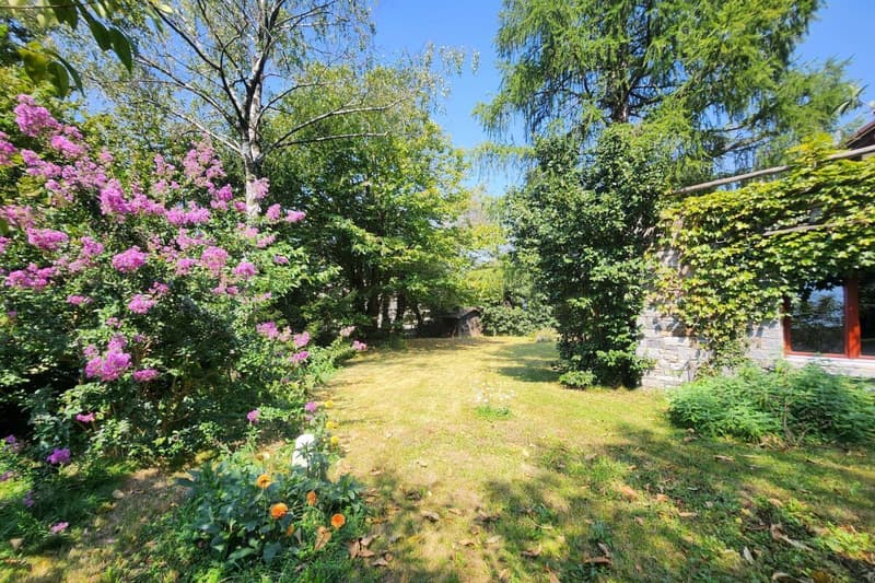 Single-family house with large spectacular garden (17)