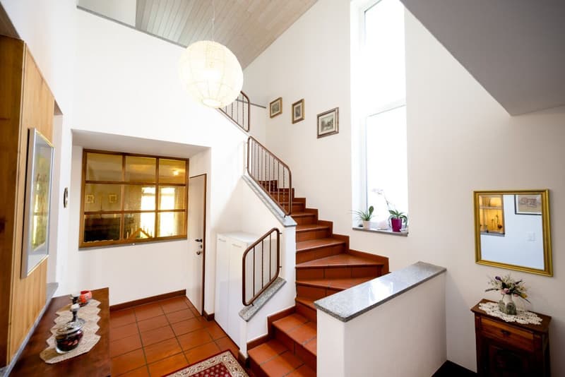 Exclusive villa with large garden (9)