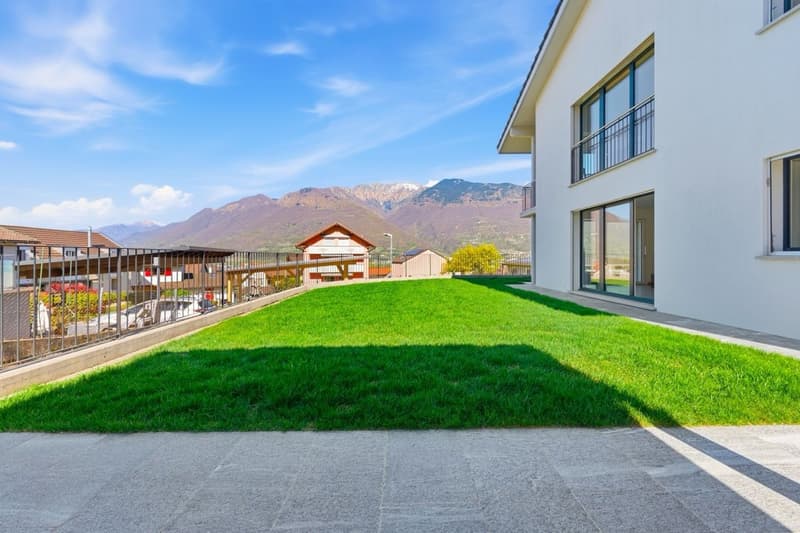 Magnificent two-family house with panoramic views and garden (2)