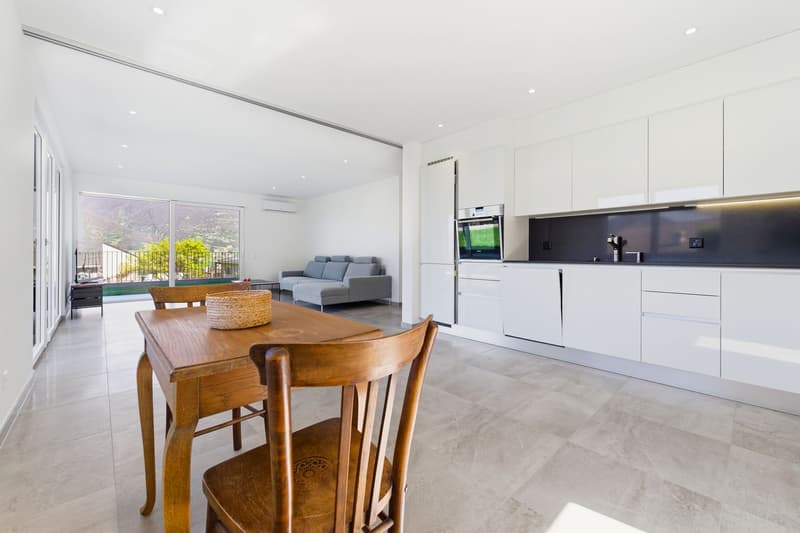 Magnificent two-family house with panoramic views and garden (4)