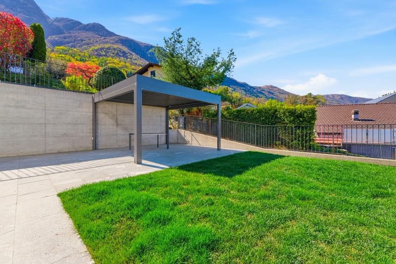 Magnificent two-family house with panoramic views and garden (5)