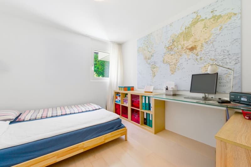 Modern und einladend mit großem privatem Garten. (9)