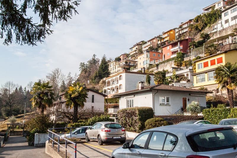 Splendida villa suddivisa in tre appartamenti indipendenti (18)