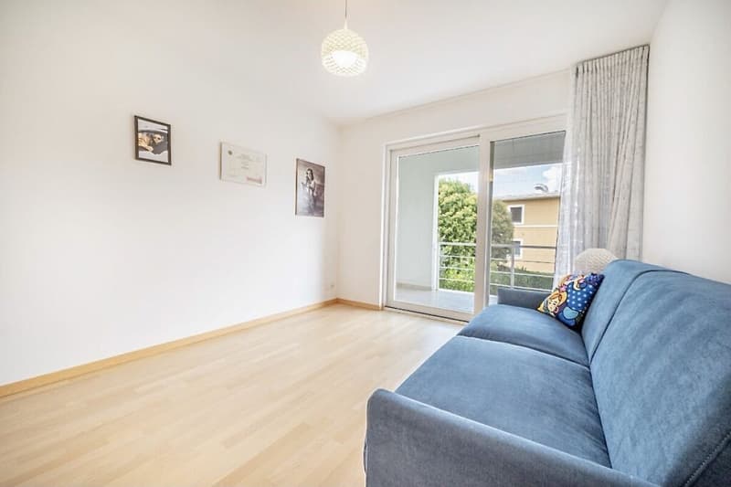 Elegant maisonette apartment with a double garden in Montagnola. (8)
