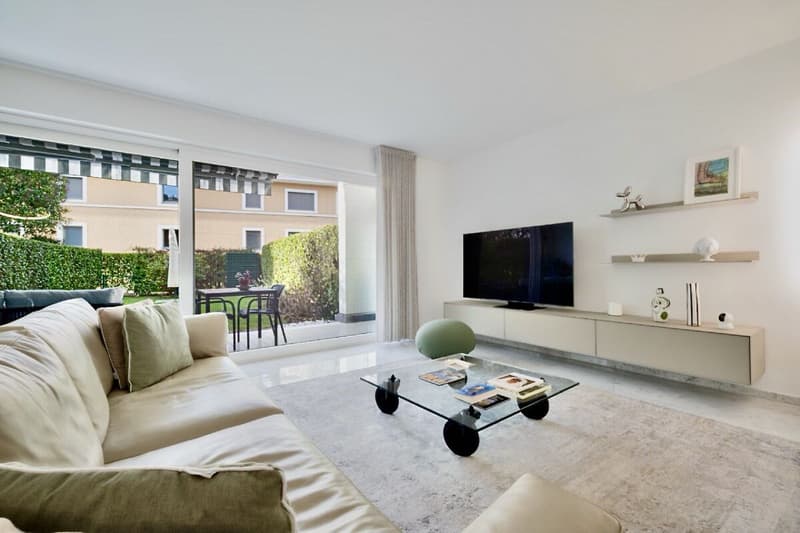 Elegant maisonette apartment with a double garden in Montagnola. (3)
