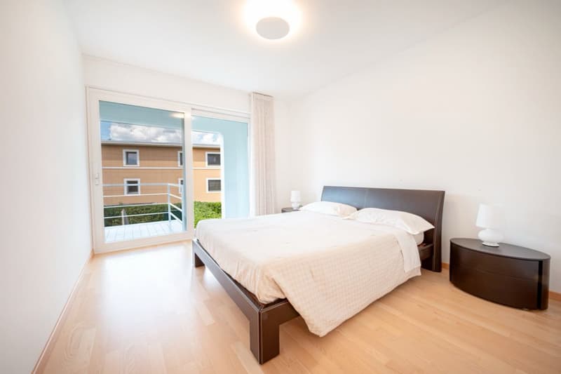Elegant maisonette apartment with a double garden in Montagnola. (7)