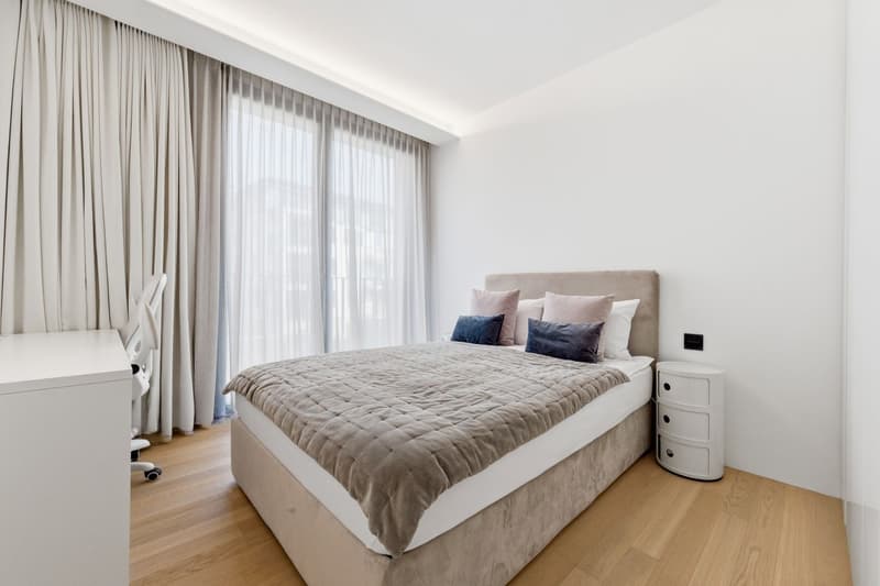 Contemporary elegance just steps away from Parco Ciani and the lakeside (7)