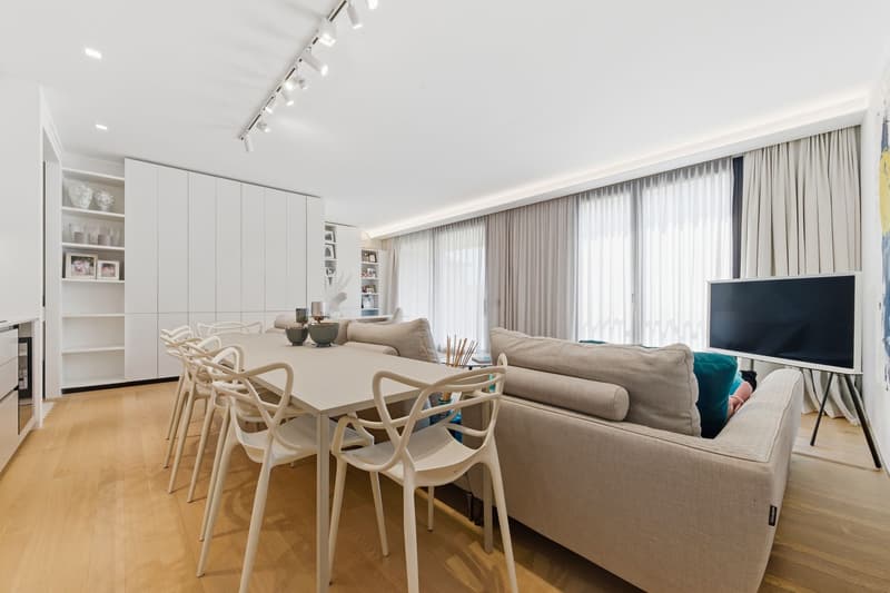 Contemporary elegance just steps away from Parco Ciani and the lakeside (8)