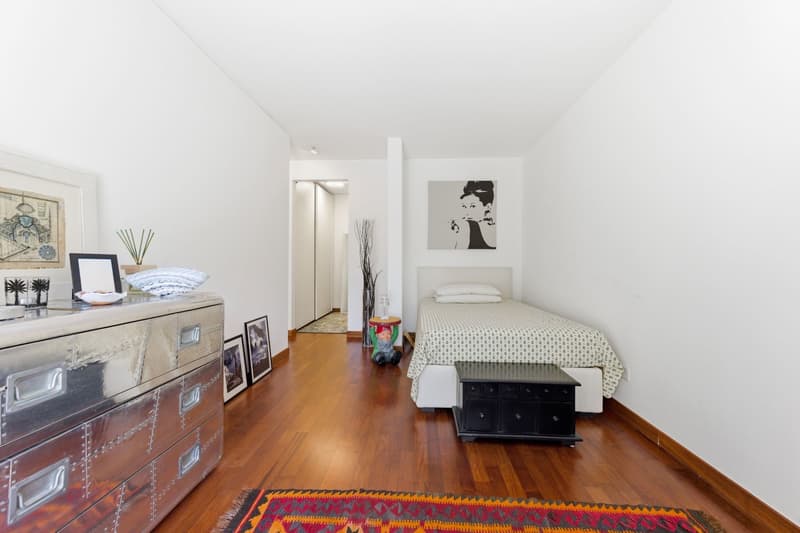 Moderne Wohnung mit grosser Terrasse im Grünen (8)