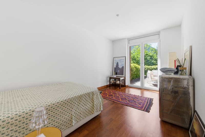 Moderne Wohnung mit grosser Terrasse im Grünen (7)