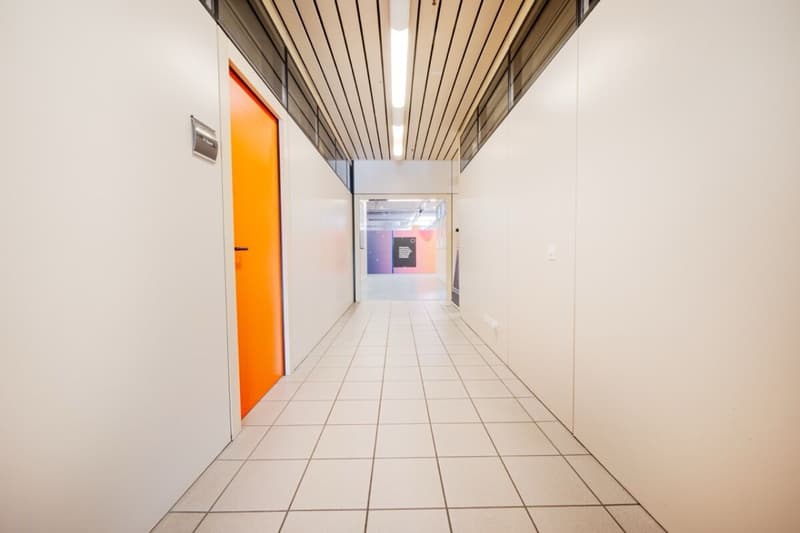 Large modular and divisible commercial space (6)