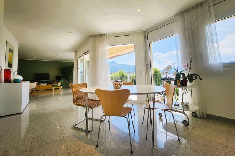 Detached house with garden and lake view (5)