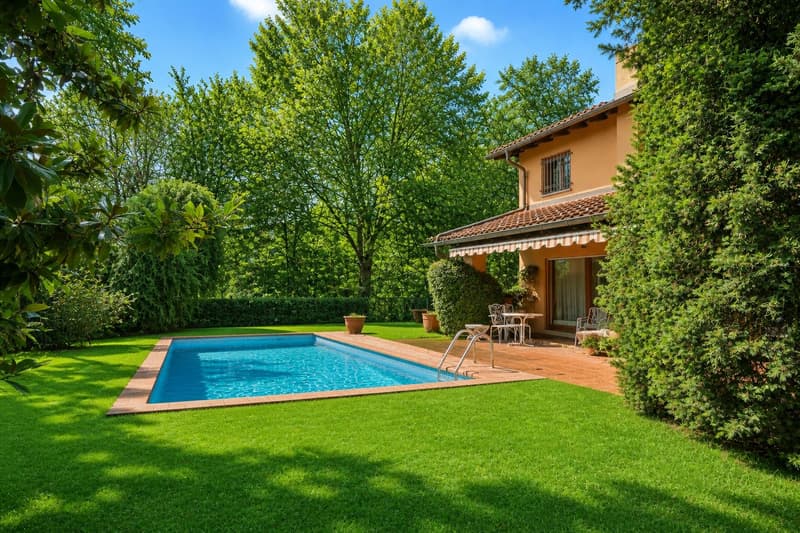 Prestigious stately villa with pool in an exclusive location (1)