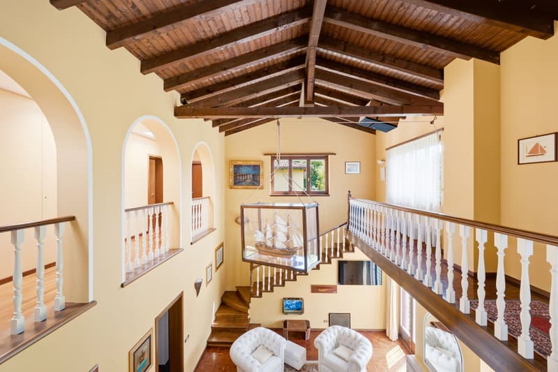 Bella e spaziosa con grande giardino privato (4)