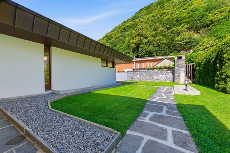 Exklusive Villa mit Pool an privilegierter Lage (19)