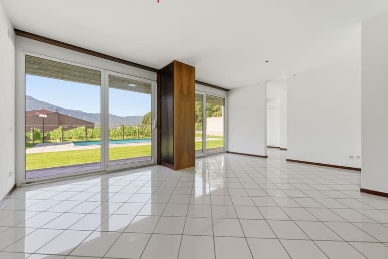 Exklusive Villa mit Pool an privilegierter Lage (9)