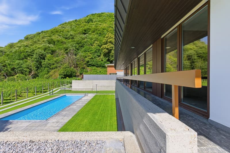 Exklusive Villa mit Pool an privilegierter Lage (10)
