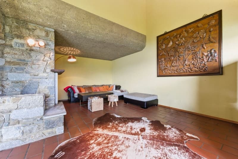 Eleganza e panorama: villa con vista lago e privacy (6)