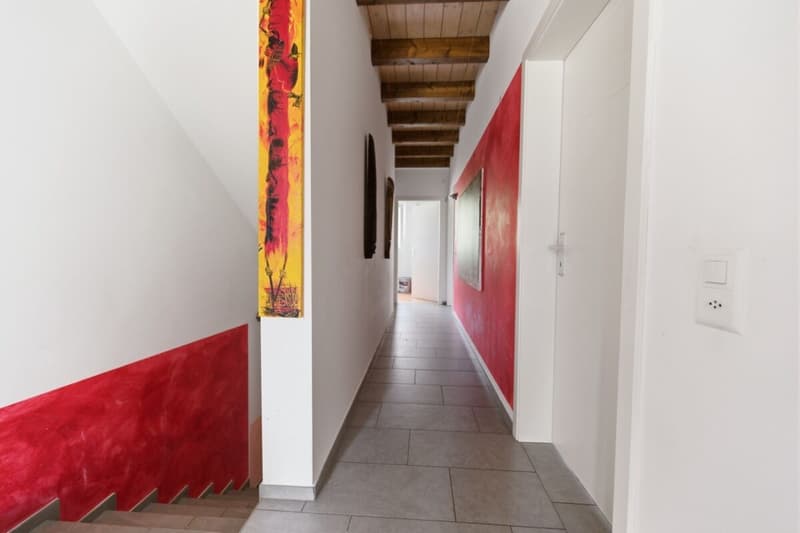 Casa spaziosa e luminosa con vista panoramica, giardino e grande mansarda (8)