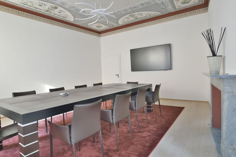 Bureau spacieux à louer (6)