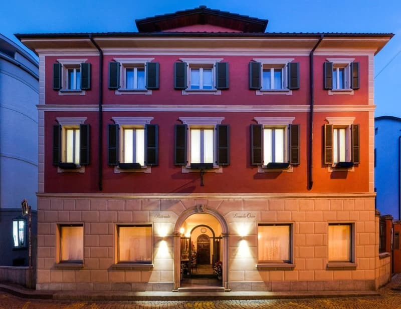 Elegant fully renovated 2.5-room apartment (3)