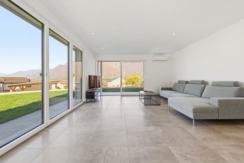 Magnificent two-family house with panoramic views and garden (1)