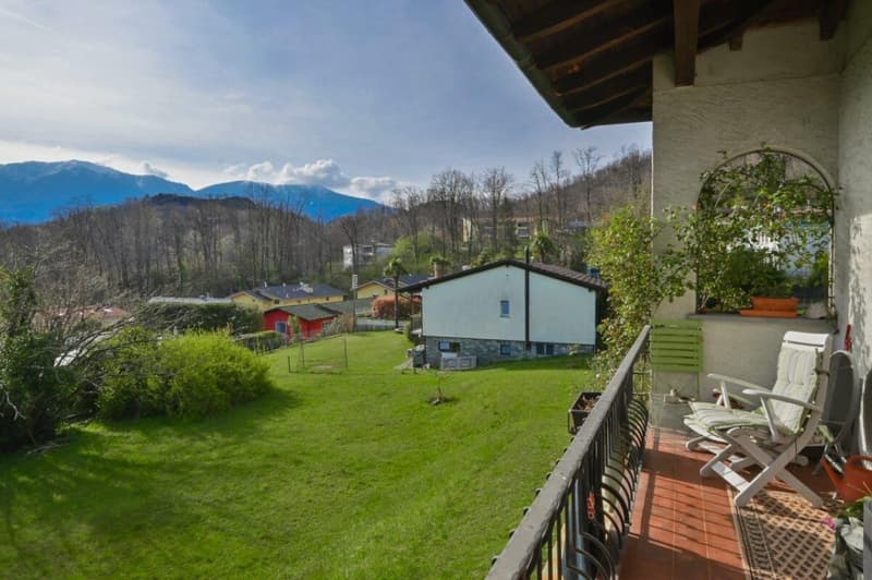 Grande terreno edificabile con casa bifamiliare (10)