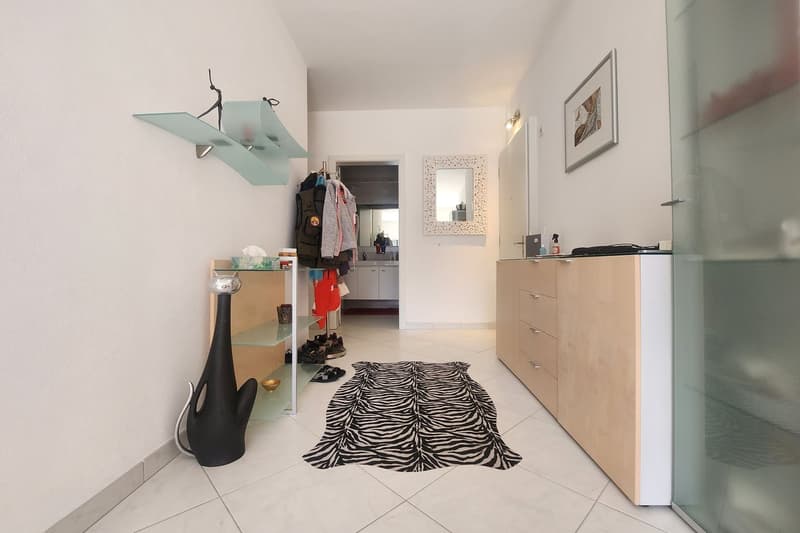 2.5-Zimmer-Wohnung mit privatem Innenhof in zentraler Lage von Muralto (7)