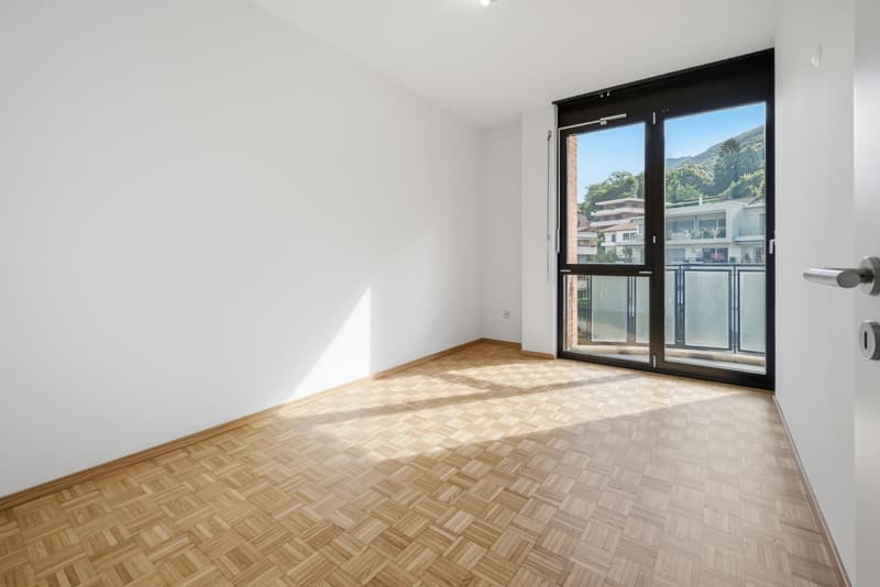 Elegant Fully Renovated 4.5-Room Apartment in a Central Location (5)