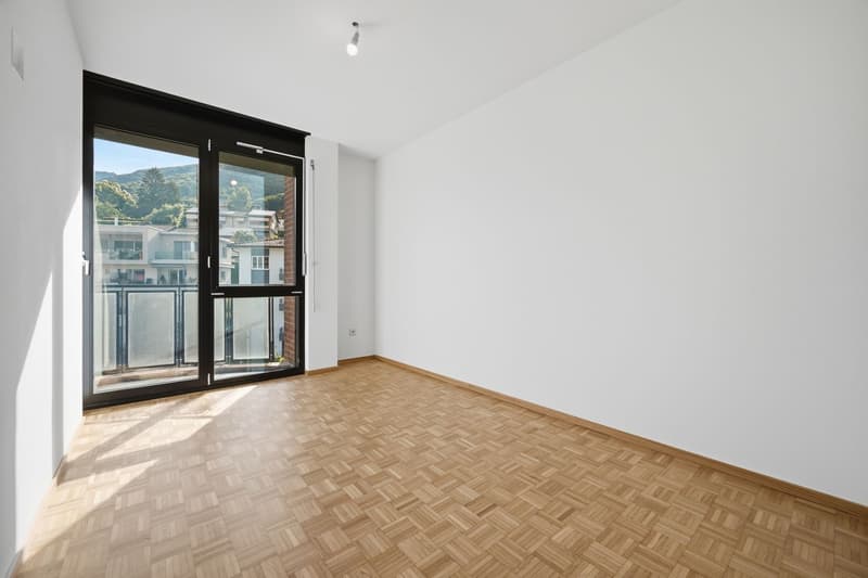 Elegant Fully Renovated 4.5-Room Apartment in a Central Location (6)