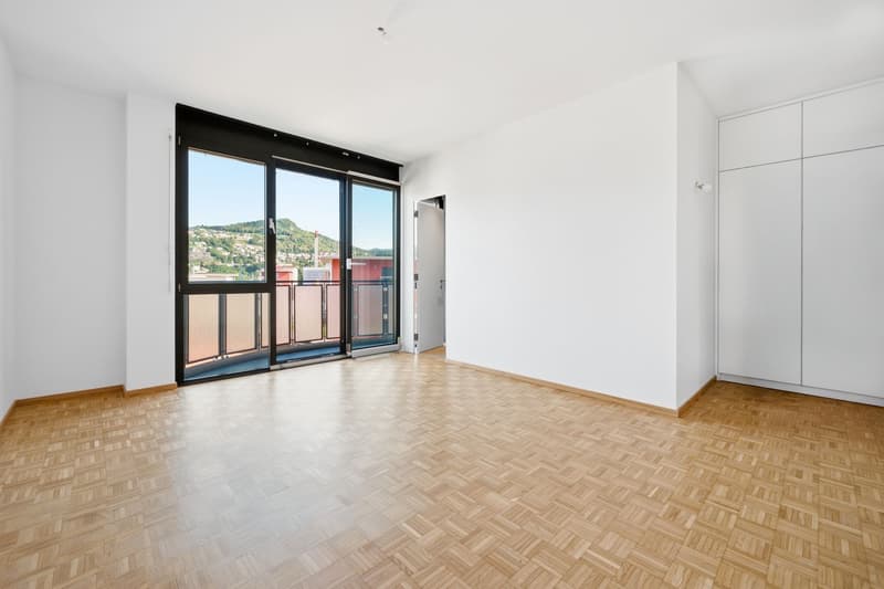 Elegant Fully Renovated 4.5-Room Apartment in a Central Location (8)