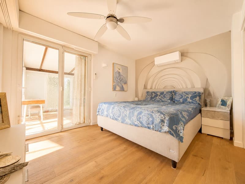 Your Future Lakefront Home: A Unique Opportunity with Private Boathouse (6)