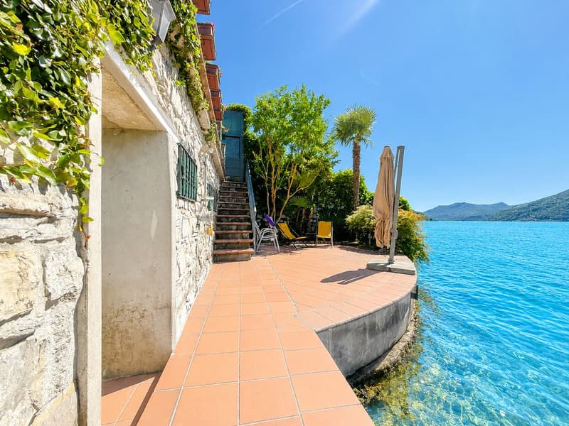 Your Future Lakefront Home: A Unique Opportunity with Private Boathouse (1)