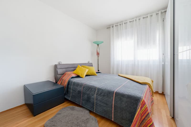 Wohnung mit 5,5 Zimmern und grünem Blick (7)