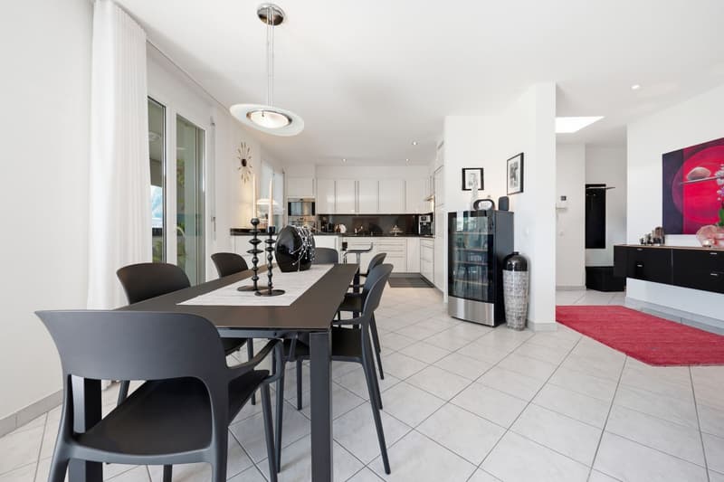 Wohnung mit 5,5 Zimmern und grünem Blick (4)