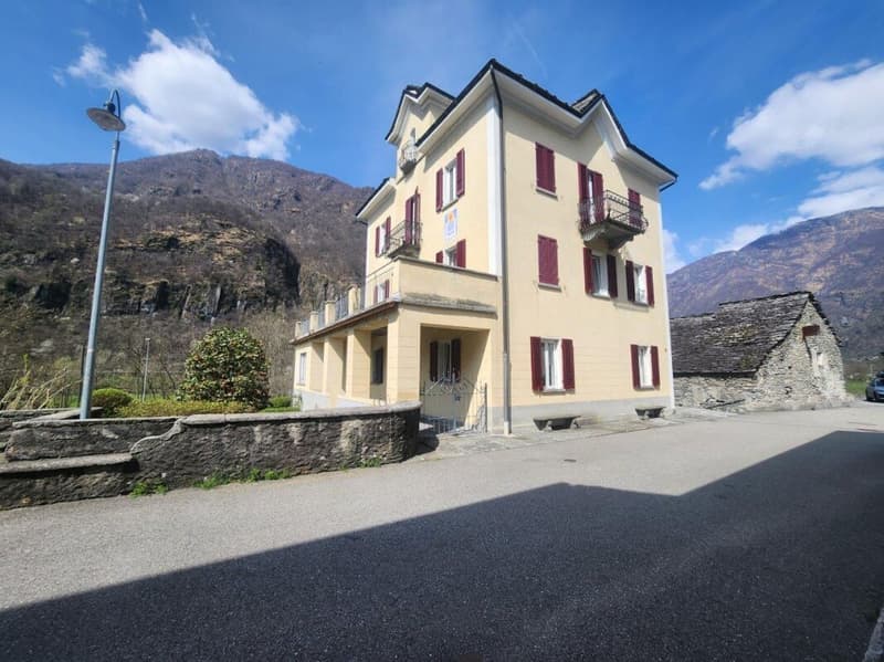 Maison historique multifamiliale avec rustico au cœur d'Avegno (3)