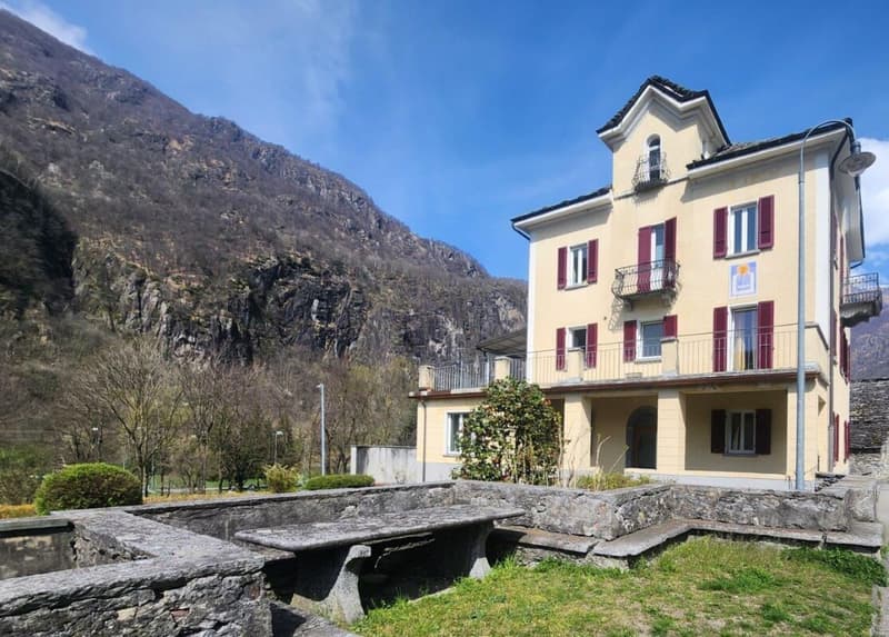 Maison historique multifamiliale avec rustico au cœur d'Avegno (12)