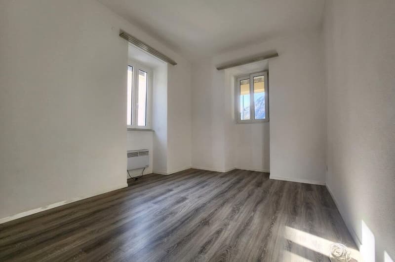 Maison historique multifamiliale avec rustico au cœur d'Avegno (8)