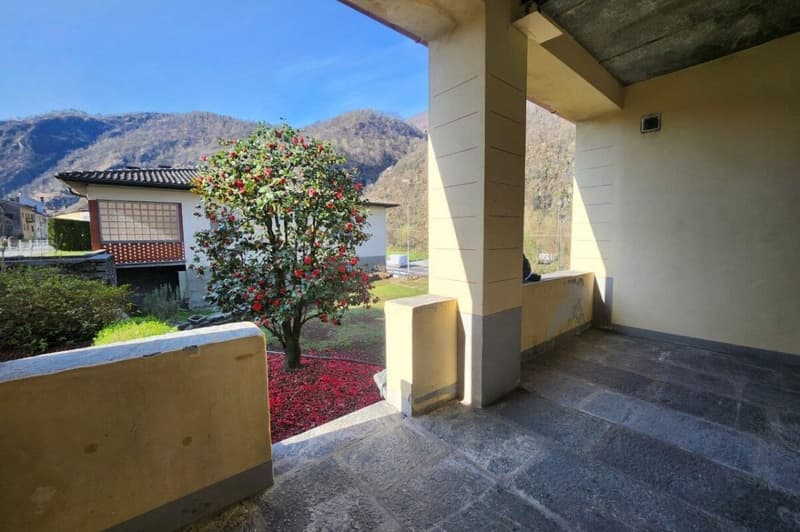 Maison historique multifamiliale avec rustico au cœur d'Avegno (5)