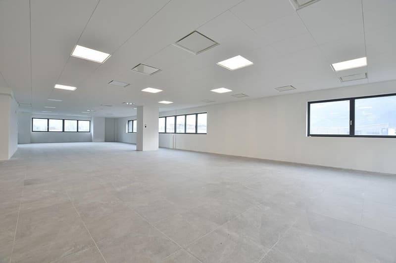 Espaces commerciaux dans une zone stratégique (1)