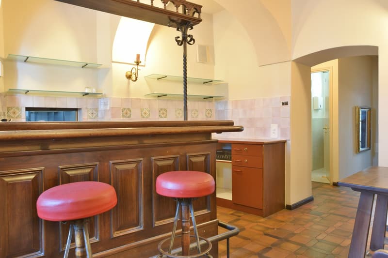 Caratteristico ristorante "Antica Osteria" (1)