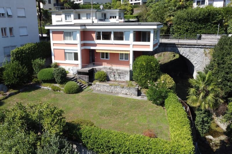 Beautiful house with great potential in a sought-after location (1)