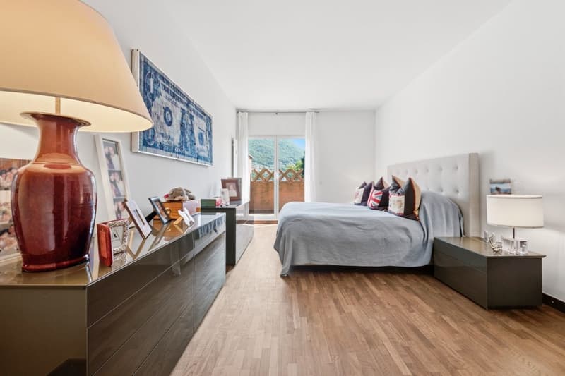 Elegante appartamento su tre livelli in contesto prestigioso (12)
